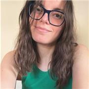 Laureanda in Statistica, economia e finanza impartisce lezioni in ambito statistico ed economico e relativi software applicativi